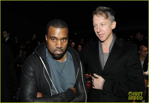  Kanye West: Givenchy montrer in Paris!