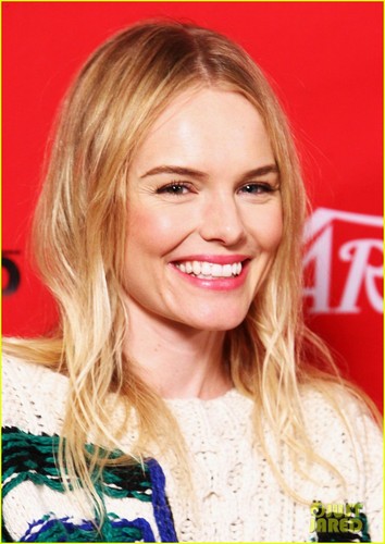  Kate Bosworth: Puma Ping Pong mesa, tabla for Charity!