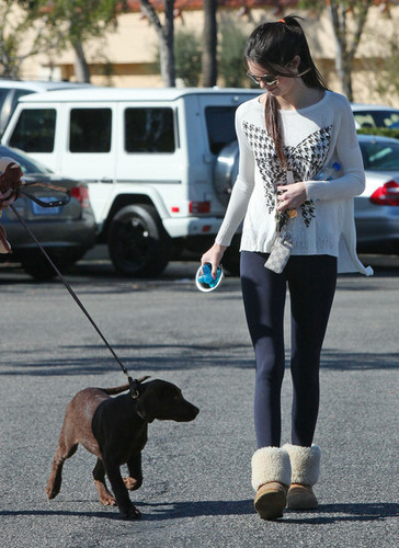 Kendall Jenner out in Calabasas