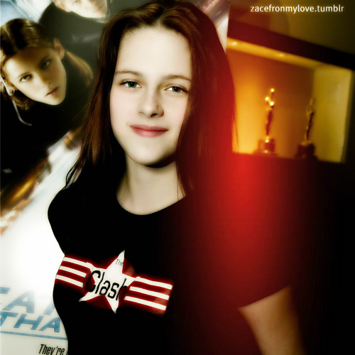  Kristen Stewart- 2004: "CATCH THAT KID" FILM SCREENING