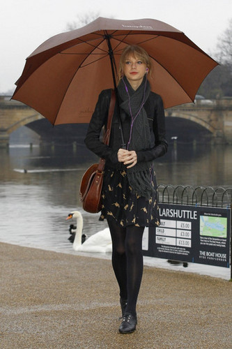  Taylor तत्पर, तेज, स्विफ्ट Visits Hyde Park in लंडन