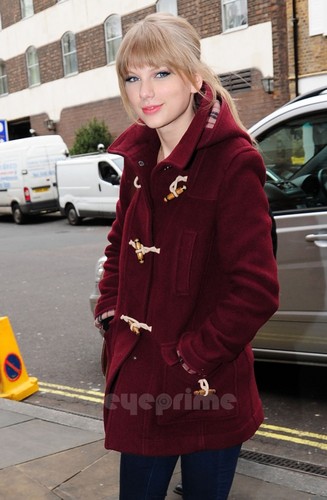  Taylor 迅速, スウィフト arrives at her Hotel in London, Jan 23