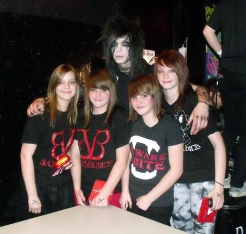  <3<3Andy with some fans<3<3