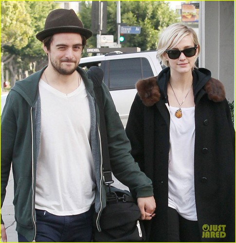  Ashlee Simpson & Vincent Piazza: Camera Shopping!