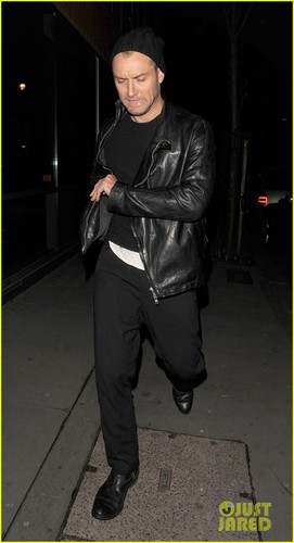  Jude Law: Late Night Soho Stroll