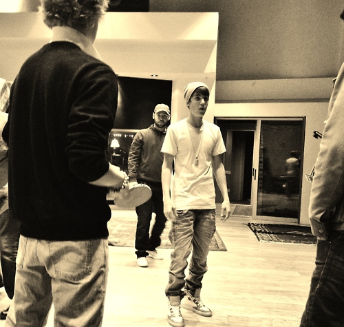  Justin Bieber & Cody Simpson in the studio