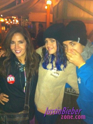  Justin and Selena at ディズニー World