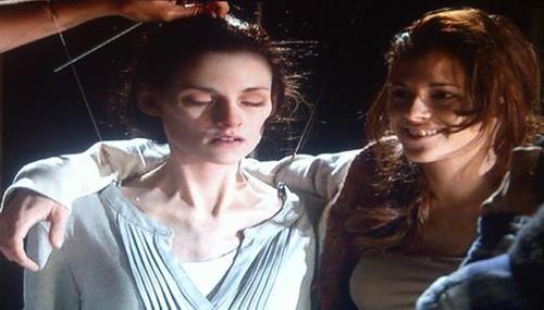 Kristen and Bella stand-in