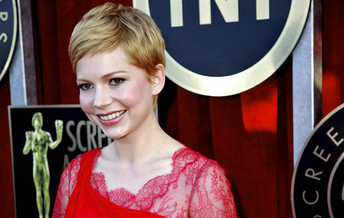  Michelle Williams - 18th SAG Awards/red carpet- (29.01.2012)