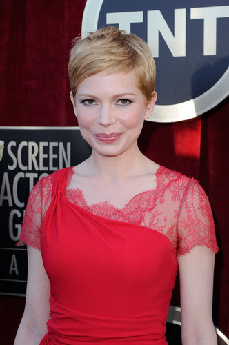 Michelle Williams - 18th SAG Awards/red carpet- (29.01.2012)