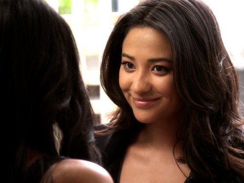  Pretty Little Liars - Episode 2.18 - A ciuman Before Lying - Promotional foto