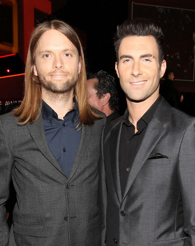  Adam Levine @ the 2012 People's Choice Awards - Backstage And Audience