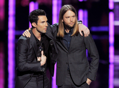 Adam Levine @ the 2012 People's Choice Awards - Show