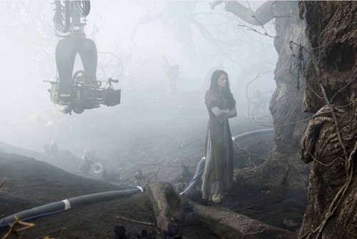  New Behind The Scenes تصاویر & Stills From ‘Snow White And The Huntsman’