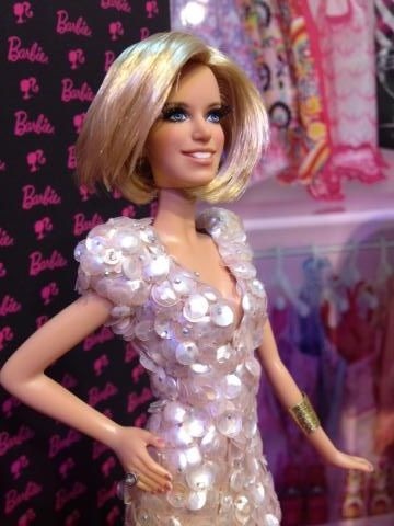  Sylvie van der Vaart got her own búp bê barbie - (01.02.2012)