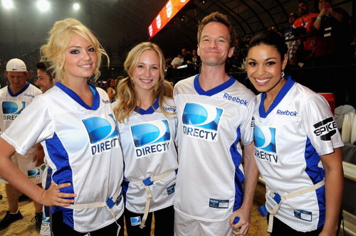 Candice at DIRECTV’s Sixth Annual Celebrity সৈকত Bowl