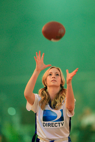  Candice at the Celebrity ساحل سمندر, بیچ Bowl 2012 game in Indianapolis {04/01/12}