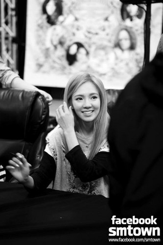  HYOYEON @ Girls’ Generation’s signing event @ BEST BUY in NY