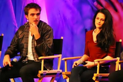  Rob & Kristen At BD Part 1 Convention