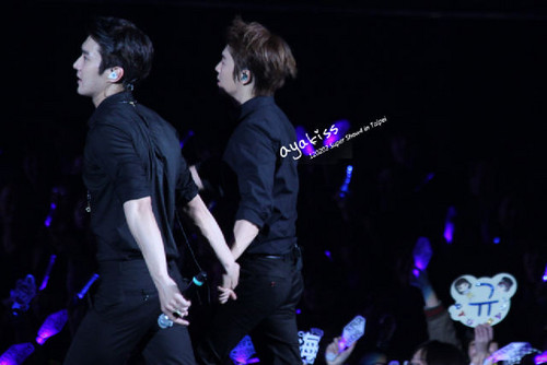 Super Show 4 (Siwon and Donghae)