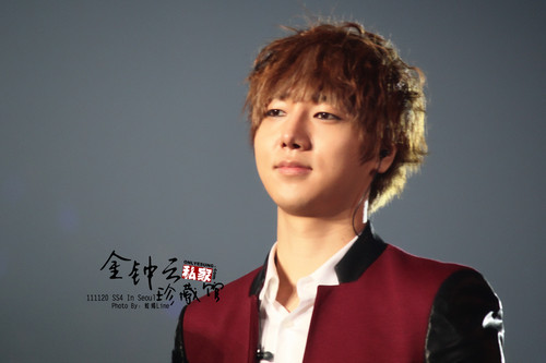  Super tampil 4 (Yesung)