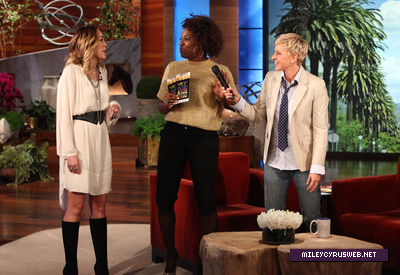  miley on The Ellen DeGeneres montrer (2nd February 2012)