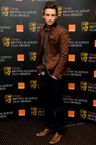  Eddie Redmayne - laranja British Acodemy film awards