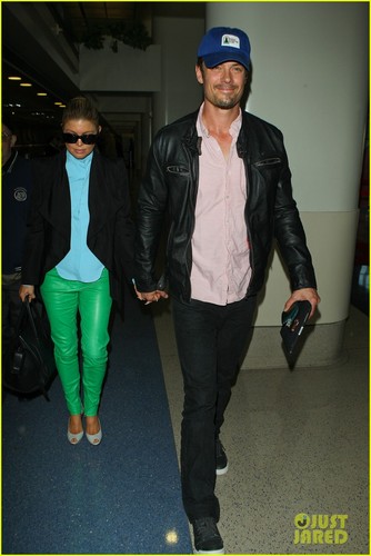  Fergie Takes Flight With Josh Duhamel