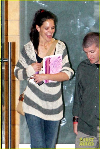  Katie Holmes: Dance Class in Hollywood!
