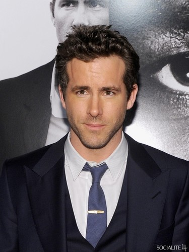  Ryan Reynolds At The Premiere Of ‘Safe House