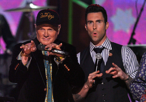 Adam Levine @ the 54th Annual GRAMMY Awards - tampil