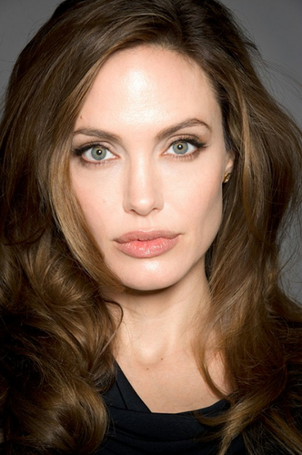  Angelina Jolie - "Berlinale/Portrait" - (2012)