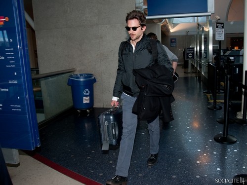 Bradley Cooper’s Low-Key LAX Arrival