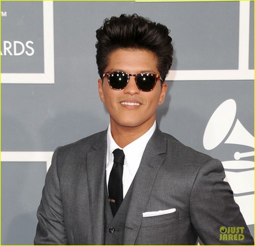Bruno Mars - Grammys 2012 Red Carpet