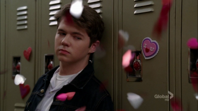  Damian on 欢乐合唱团 Valentine's 日 Episode "Heart"