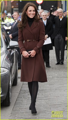  Duchess Kate: Liverpool Visit on Valentine's день