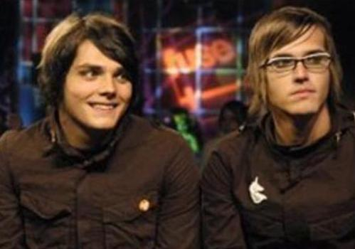  Gee and Mikey *-*