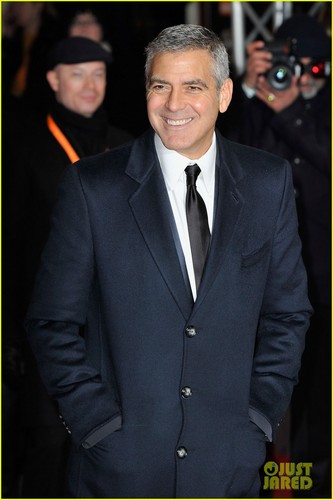  George Clooney - BAFTAs 2012 Red Carpet
