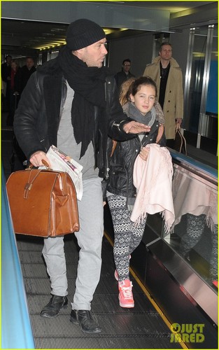  Jude Law Jets to Japan With the Kids