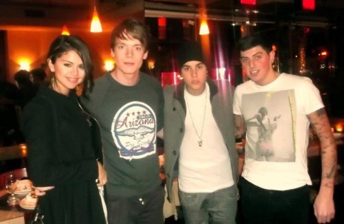  Justin Bieber and Selena Gomez out for ディナー in Manhattan.