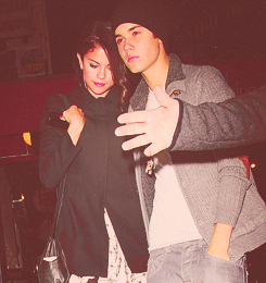  Justin and Selena out for jantar in Manhattan :)