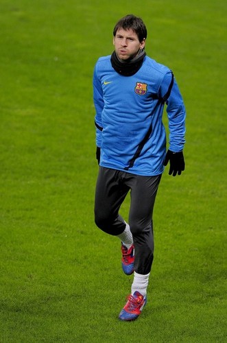  Messi Training Preparation Ahead Bayer Leverkusen Match (13 February 2012)