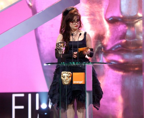  jeruk, orange British Academy Film Awards - tampil