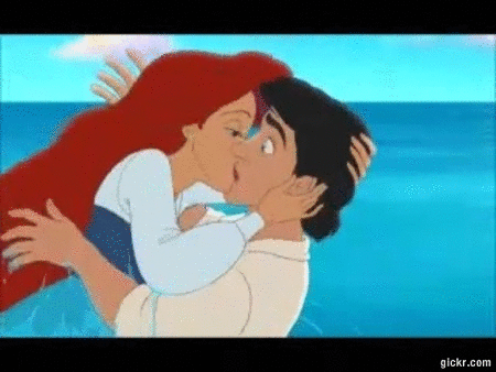  The little Mermaid 2 ciuman GIF
