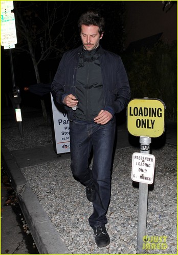 Bradley Cooper Joins listahan of Oscar Presenters