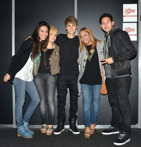 Justin Bieber with fans 