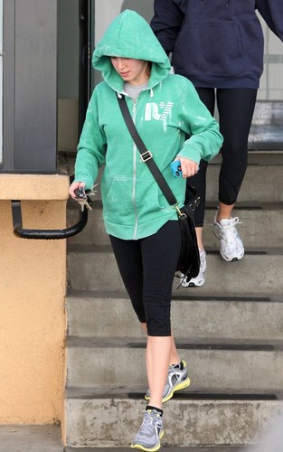  Nikki Reed out at the gym for a workout session (February 15).