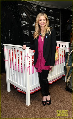  Sarah Michelle Gellar: Operation شاور With Military Moms!