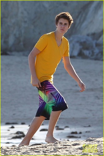  Selena Gomez Hits the pantai With Justin Bieber's Family