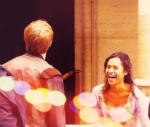  Angel Coulby: Gut Laugh